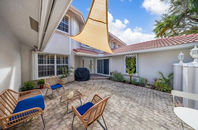 Building Photo - 4117 W Palm Aire Dr