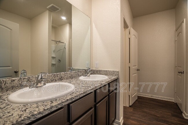 Building Photo - 772 Shoal Crk