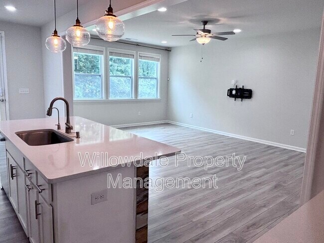 Building Photo - 1020 Garrow Dr