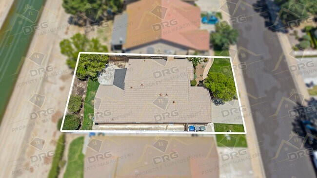 Building Photo - 2713 Mozart Dr