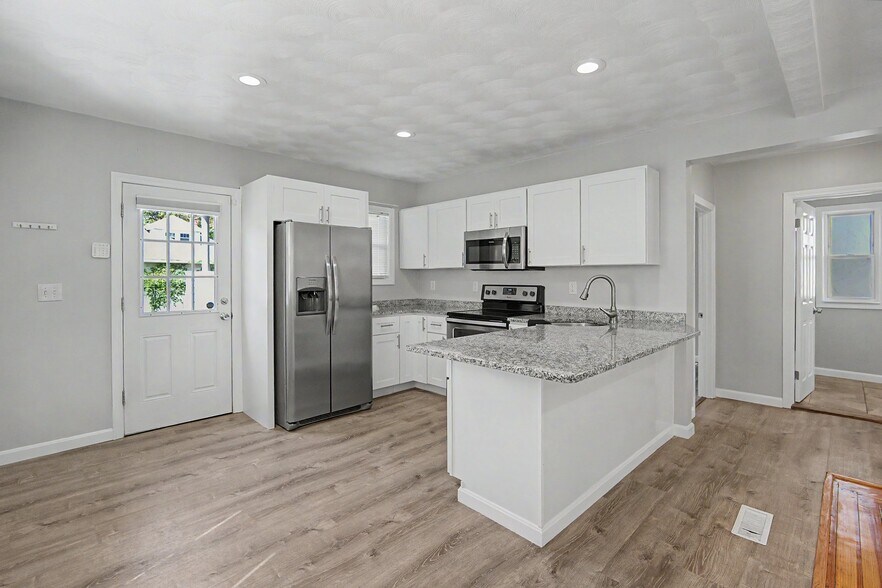 Building Photo - 48 Audubon Ave