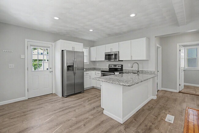 Building Photo - 48 Audubon Ave