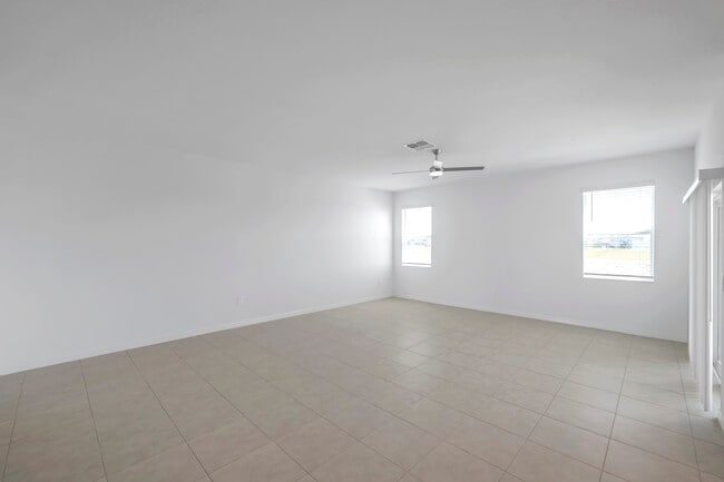 Building Photo - 9304 Bonita Mar Dr