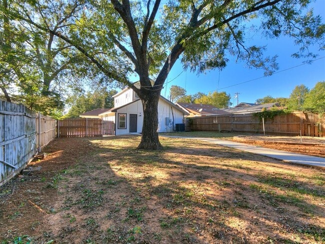 Building Photo - 321 N McKinley Ave