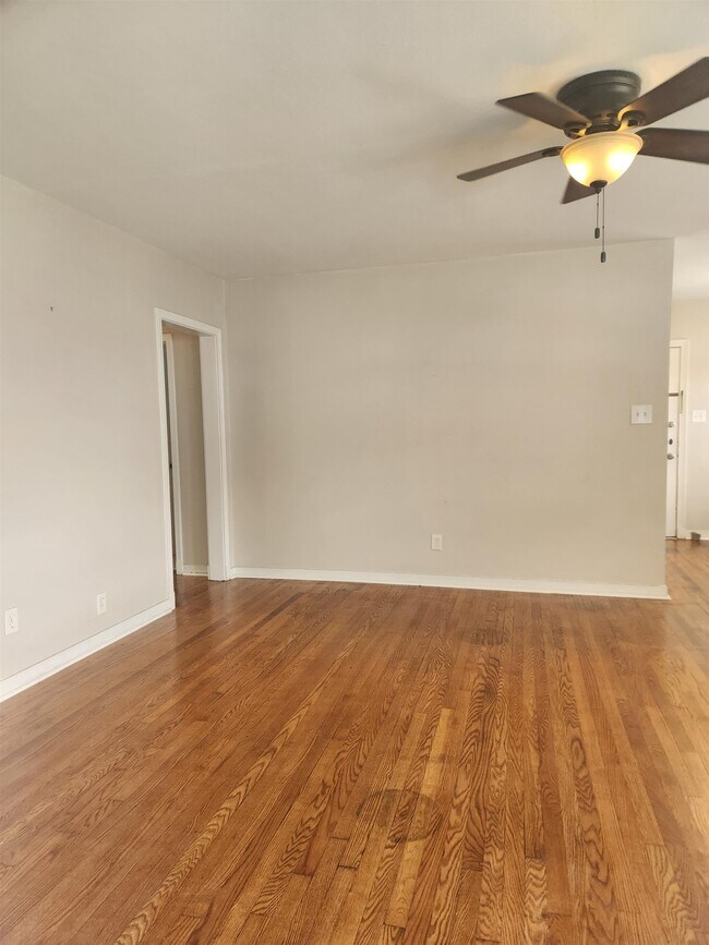 Building Photo - 55 Riberia St