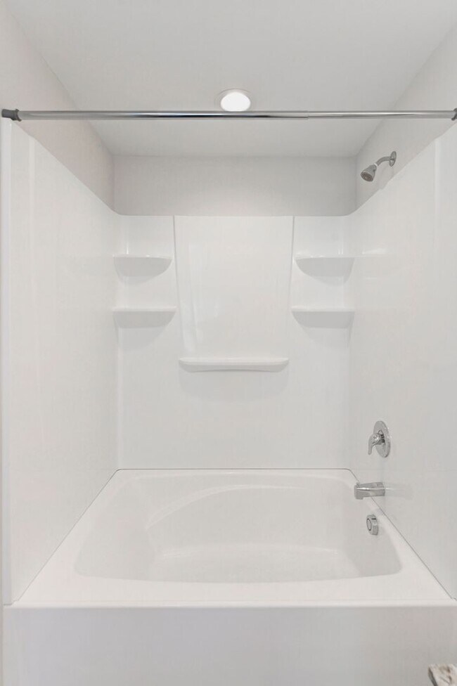 Building Photo - Beautiful Home for Rent in Elgin's Walnut ...