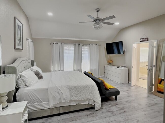 Building Photo - Charming Corner Lot Home in The Villages at Edgecliff – Crowley ISD!