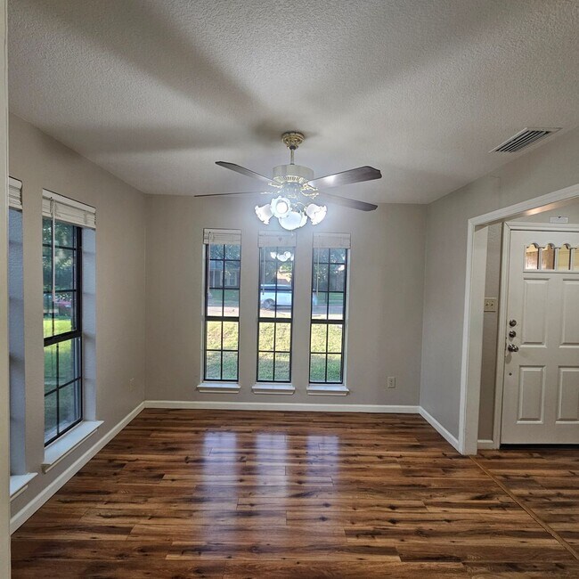 Building Photo - Wylie East Charmer