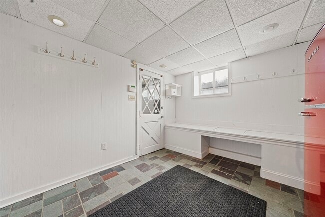 Building Photo - 28 Hillside Ave