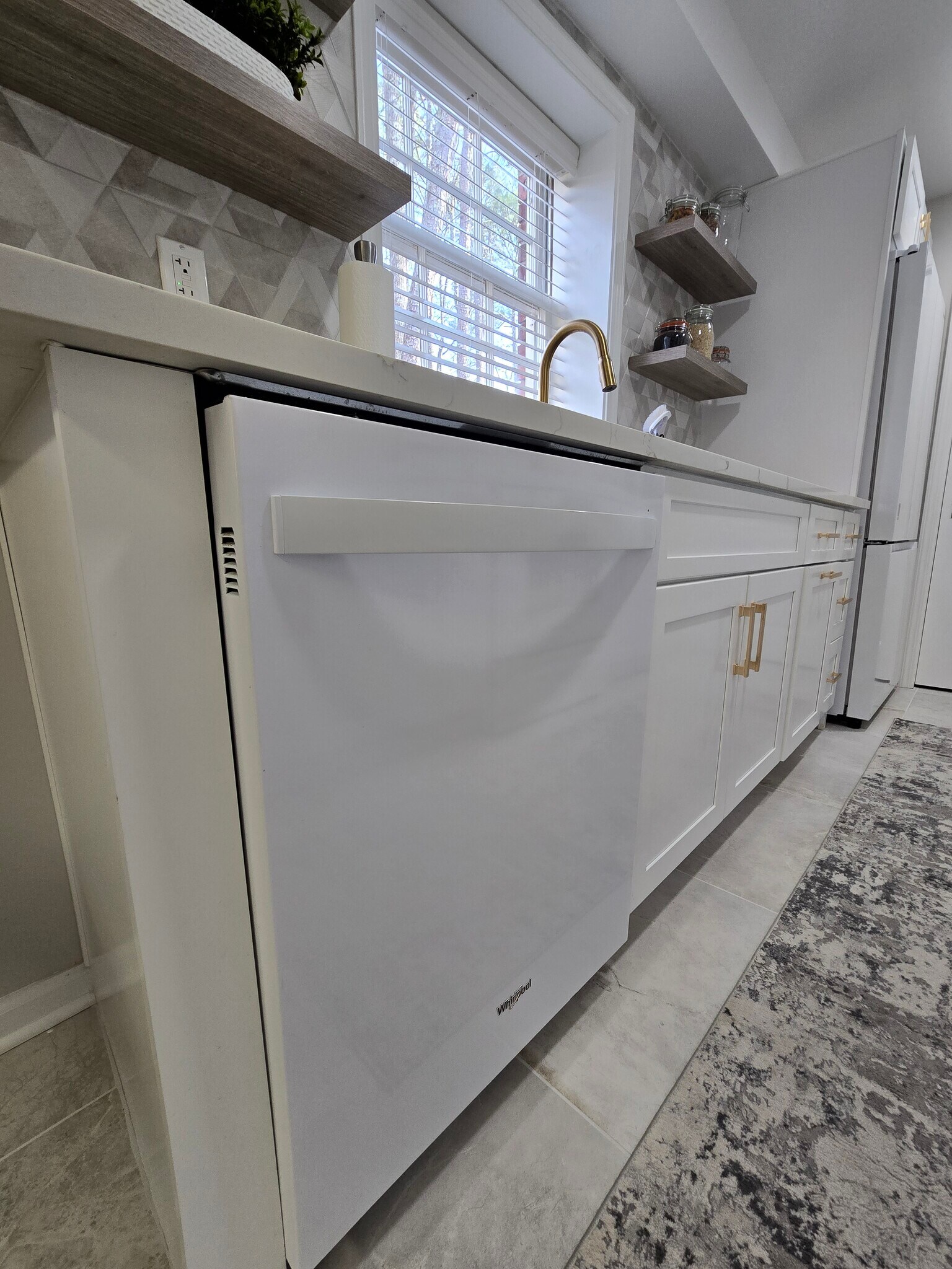 Dishwasher - 2875 Whitby Dr