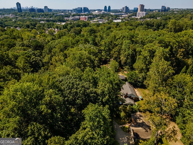 Building Photo - 1460 Valley View Rd