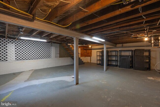 Building Photo - 200 Summers Dr