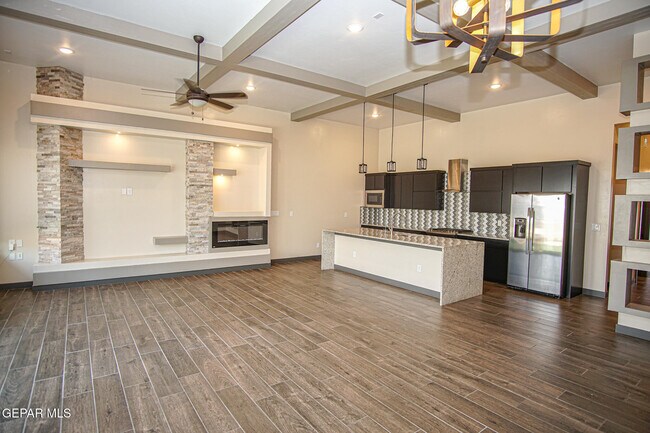 Building Photo - 12337 Desert Palms Ave