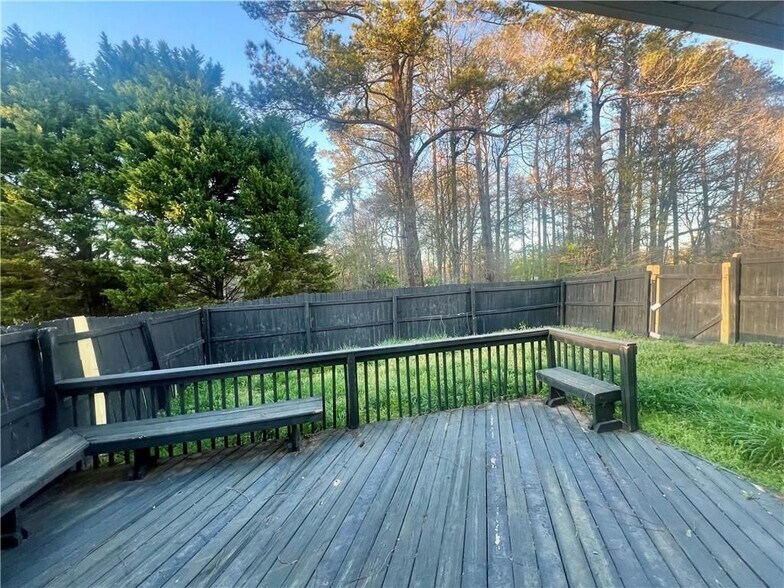 Building Photo - 8973 Jimmy Lee Cir