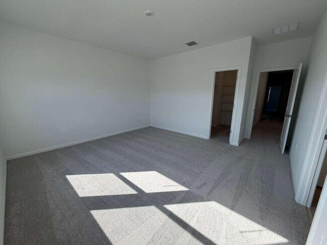 Building Photo - 5195 Loyalty Dr