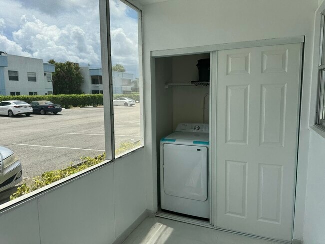 Building Photo - 440 Saxony Ln