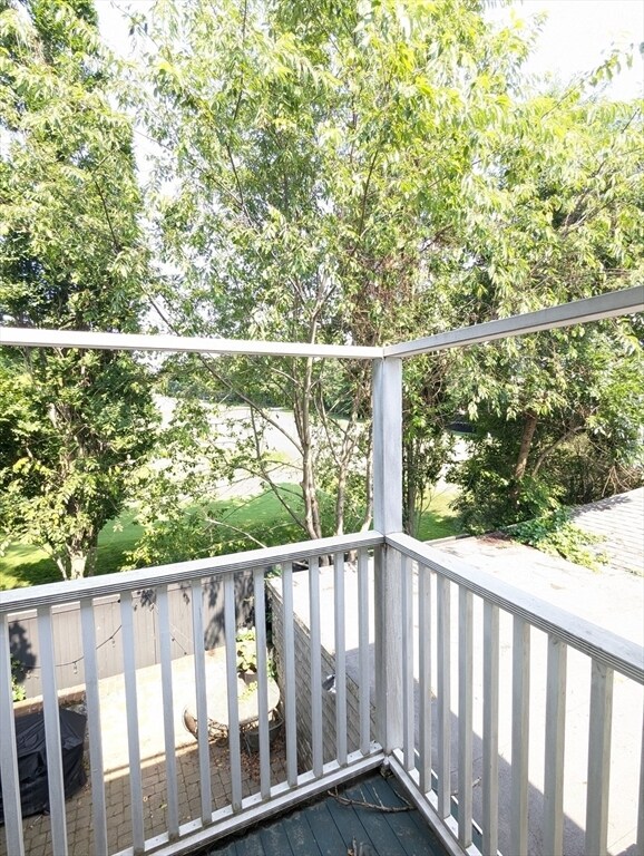 Building Photo - 17 Commonwealth Rd