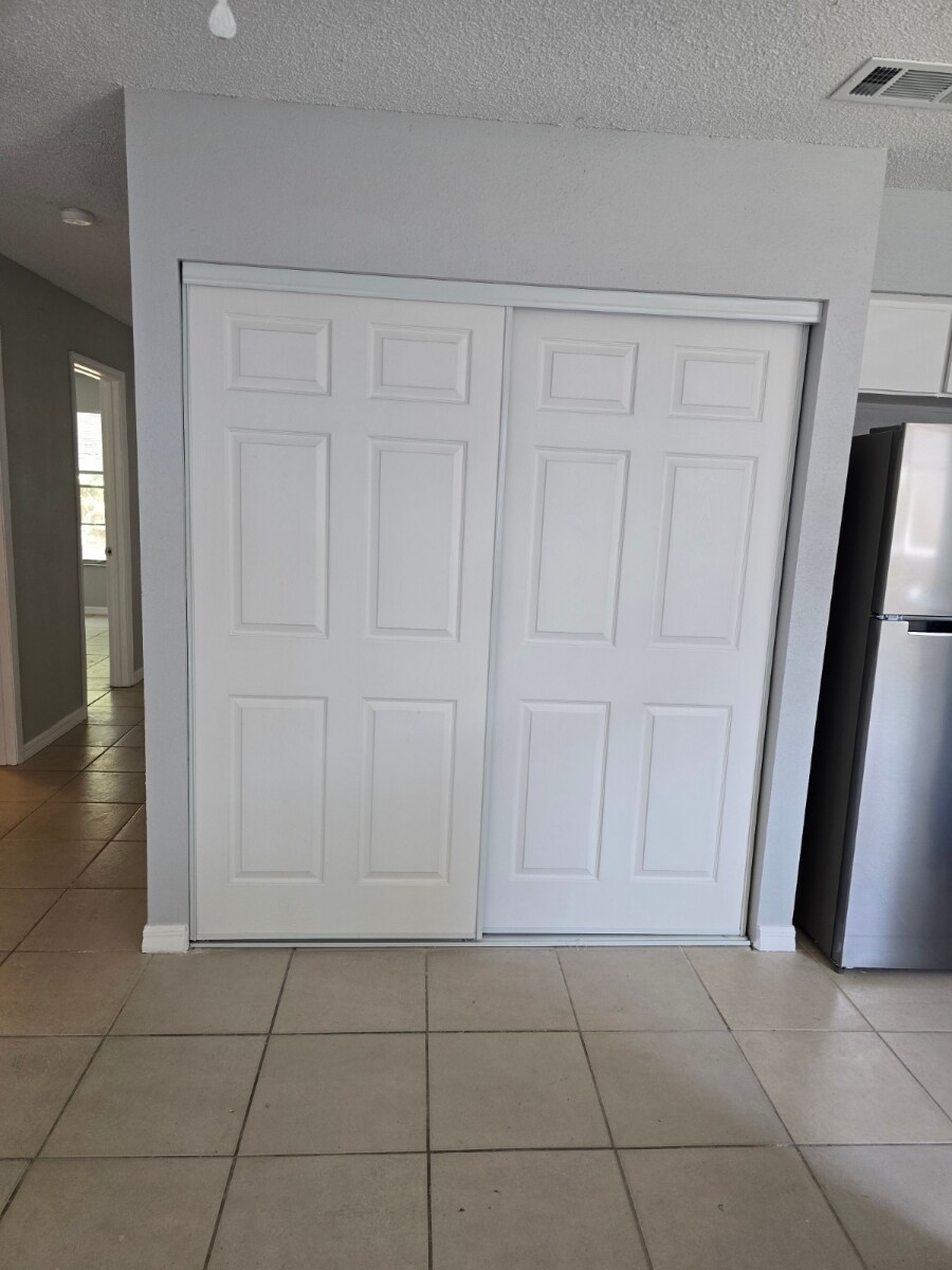 Building Photo - 3624 Meriden Ave