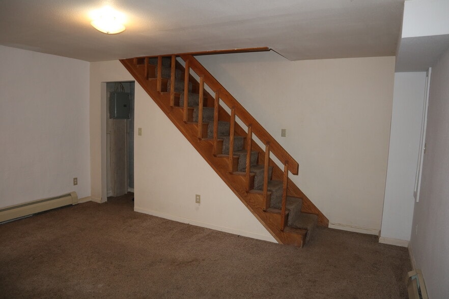 Building Photo - 228 3rd St