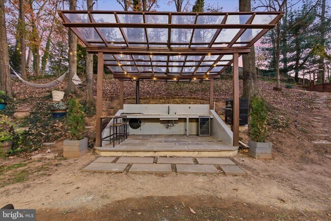 Building Photo - 7203 Arthur Dr