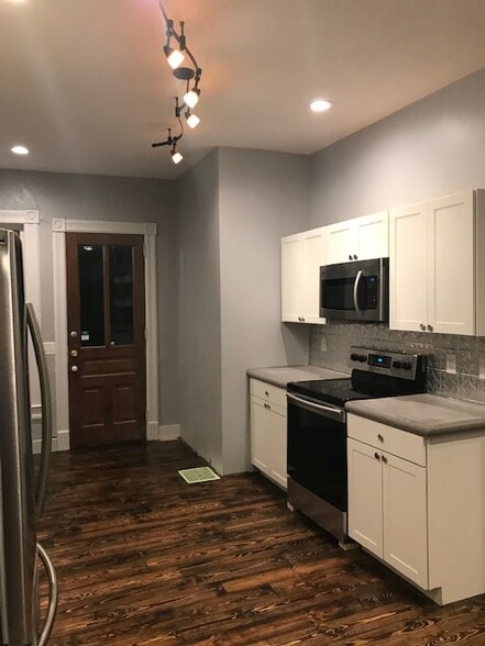 Building Photo - 918 South Westnedge Avenue