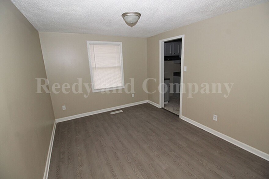 Building Photo - 4183 Park Forest Dr