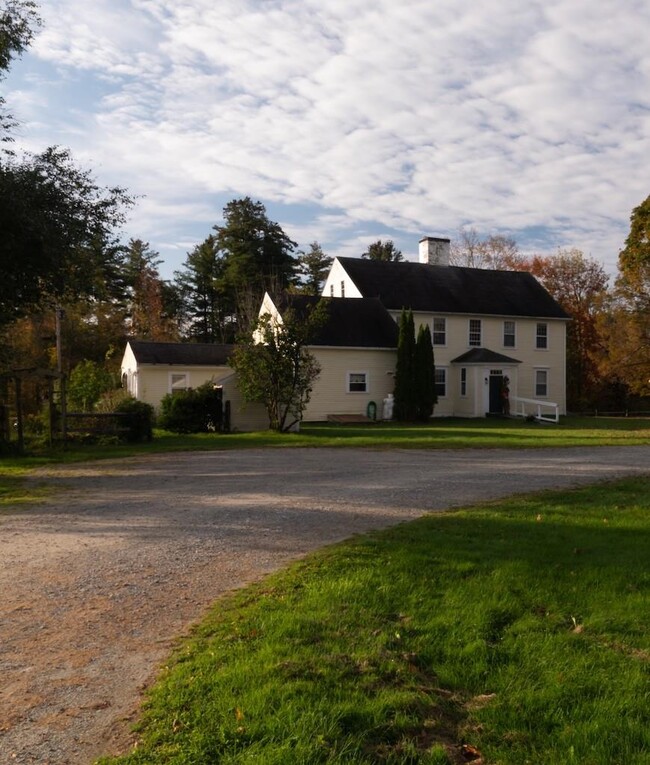 Building Photo - 11 Pony Farm Ln