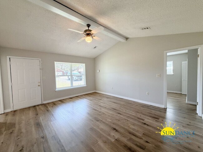 Building Photo - Newly Renovated 3 Bedroom with Oversized detached workshop/garage!