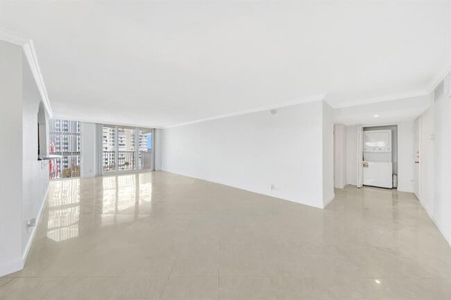 Building Photo - 1360 S Ocean Blvd