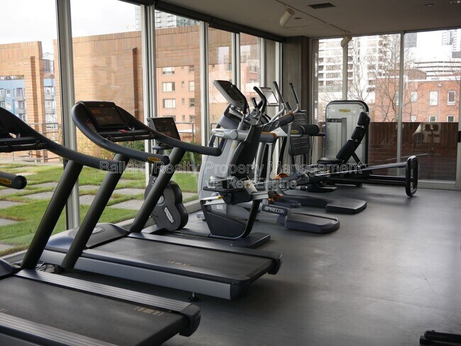 Building Photo - 2125 1st Ave