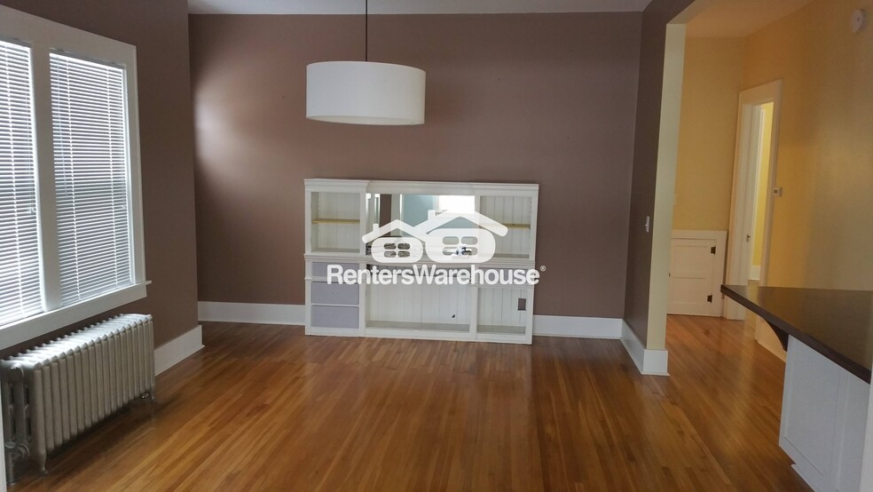 Building Photo - 405 6th St