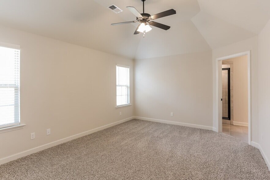 Building Photo - 1415 Chase Cv