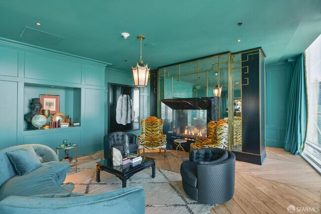 Building Photo - 425 1st St