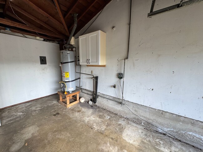 Building Photo - 4 Bedroom House in El Cajon