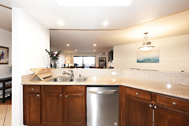 Building Photo - 1633 S Bentley Ave