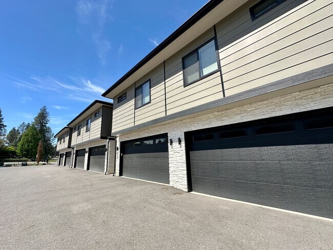 Building Photo - 4757 Kona Dr