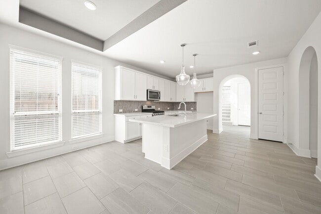 Building Photo - 6014 Bristol Spur Ln