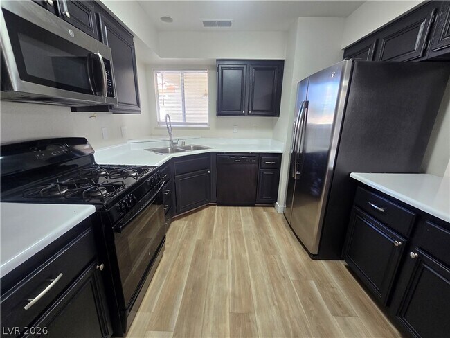 Building Photo - 6413 Sterling Springs Pkwy