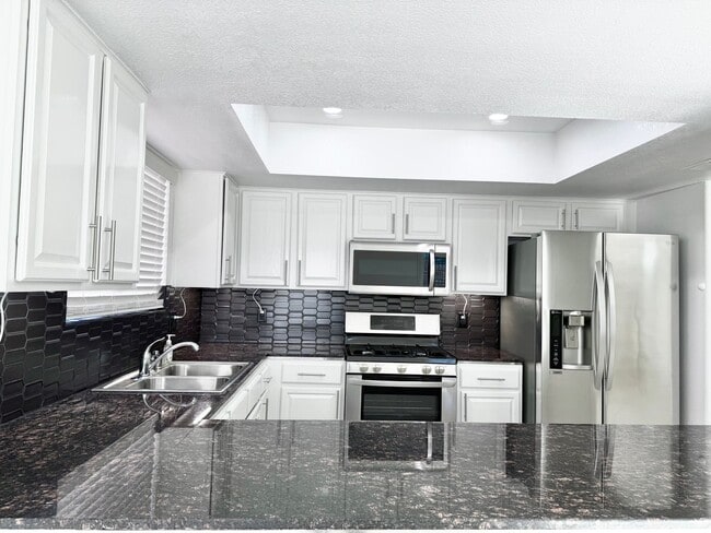 Building Photo - 9449 Amber Valley Ln