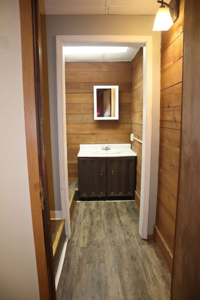 Building Photo - Studio Apartment near downtown Canton and St. Lawrence University