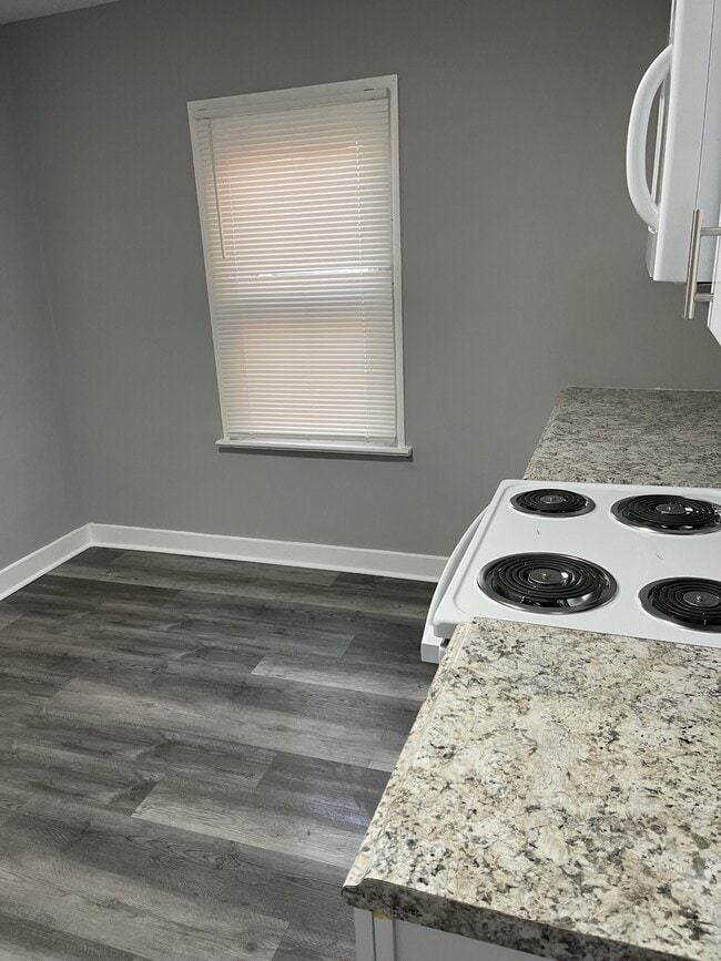 Building Photo - 3030 W 2nd St