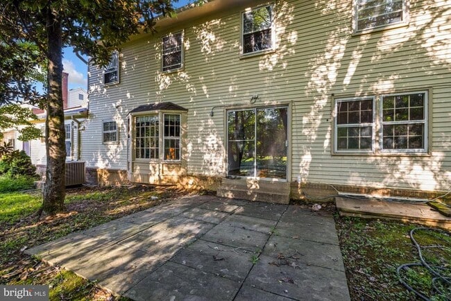 Building Photo - 8208 Gainsborough Ct W