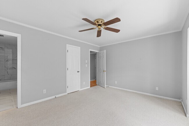 Building Photo - CONVENIENT AND AFFORDABLE