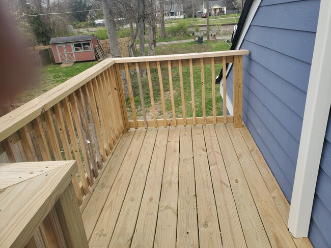 Building Photo - 1605 Douglas Ave