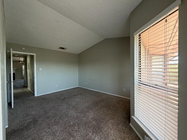 Building Photo - 5305 Indio Cove