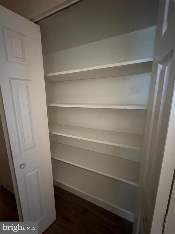 Building Photo - 214 Locust St SE