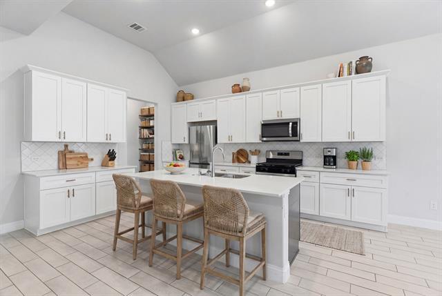 Building Photo - 704 Fencerow Trl