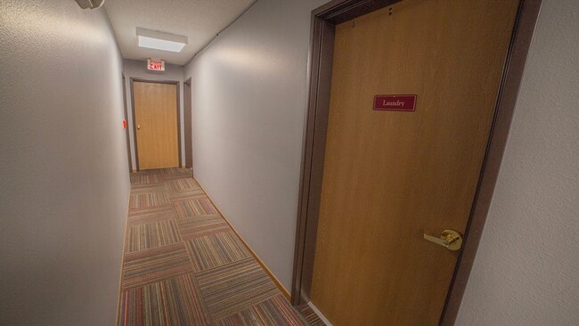 Building Photo - Pet Friendly 2 bedroom 1 bathroom for Rent!