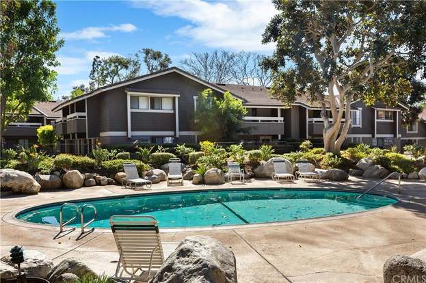 Building Photo - 21 Streamwood-