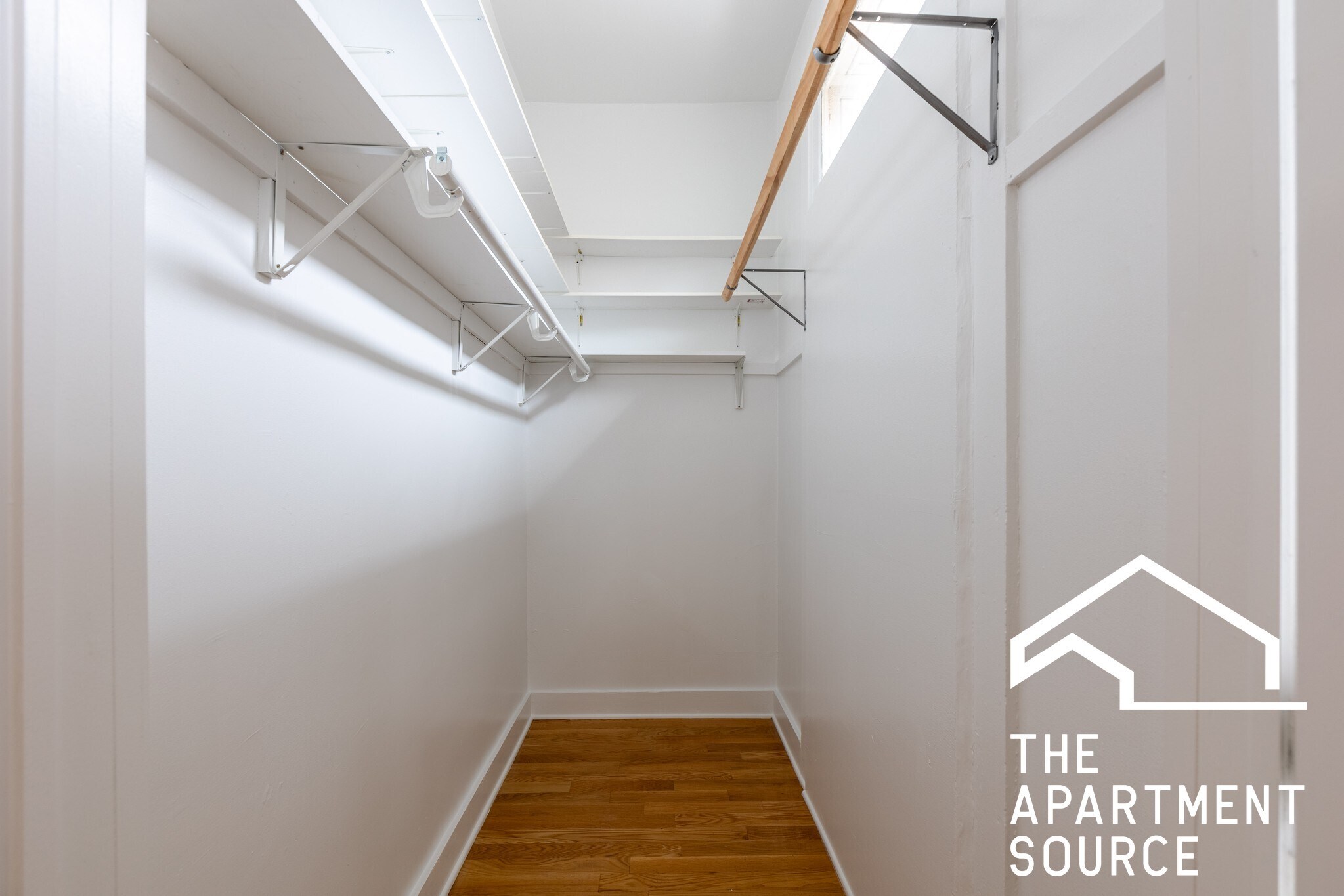 Building Photo - 4410 N Greenview Ave